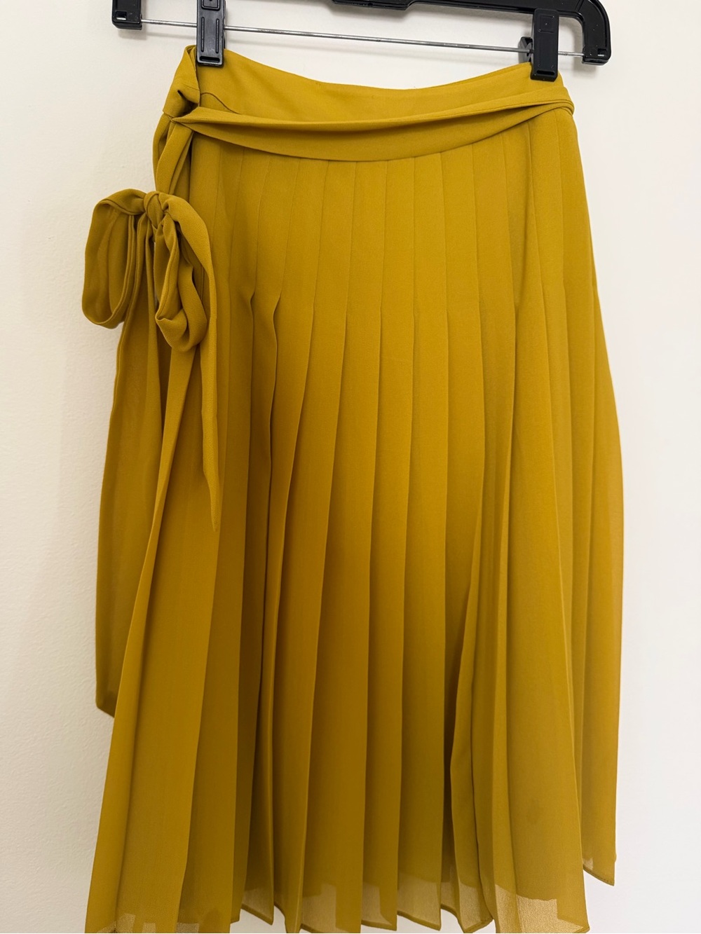 Ann Taylor Chartreuse Pleated Midi Skirt with Side Tie